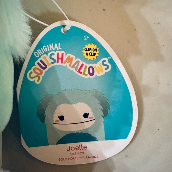 Nwt 👣Joelle the Bigfoot 3.5” Clip Squishmallow - Picture 4 of 5